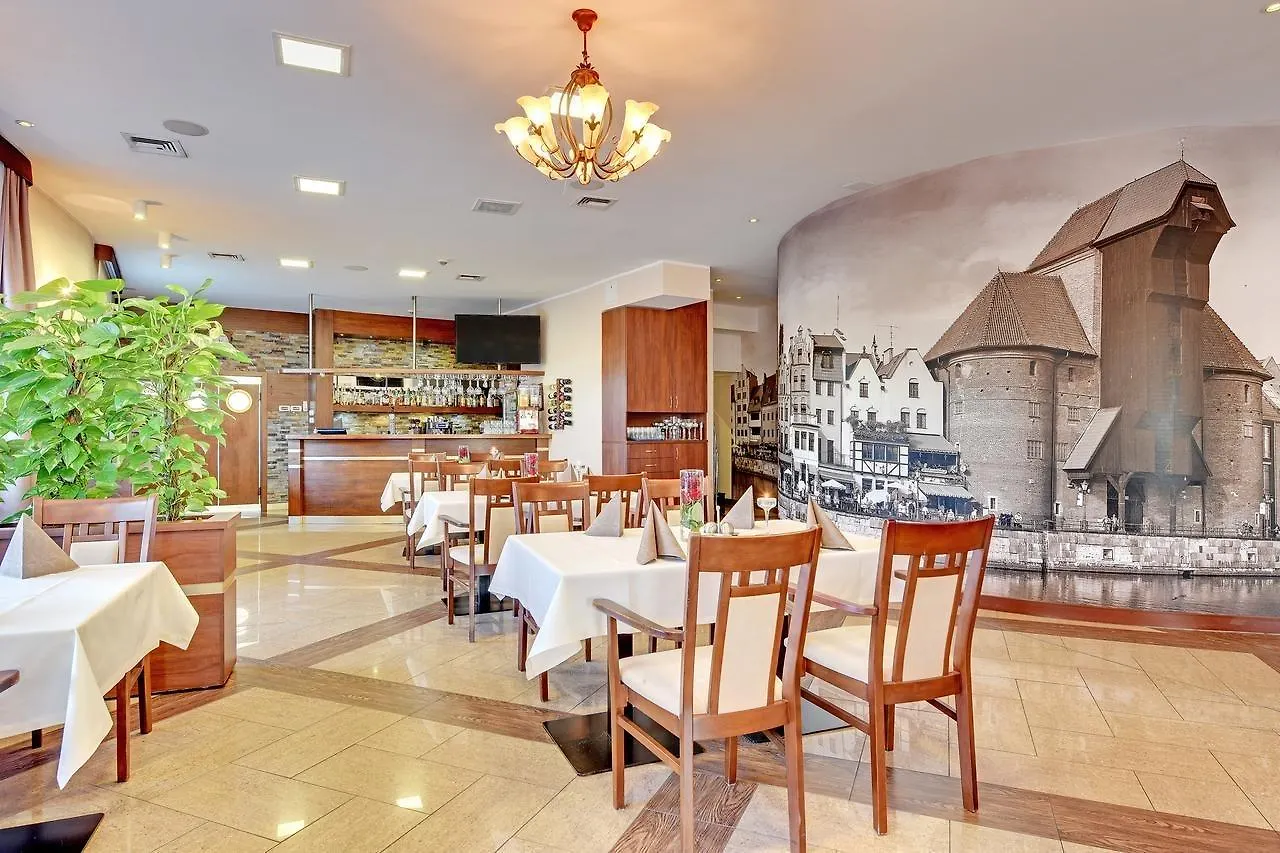 Amber Hotel Γκντανσκ 3*,